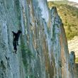 A la sombra - Pese a ser cara sur, la sombra se apodera pronto de la pared.